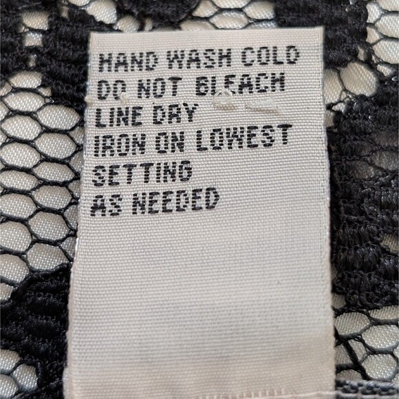 Notations Woman Petite MEDIUM Black Lace Over Ivory Knee Length Skirt Whimsygoth - Picture 4 of 13